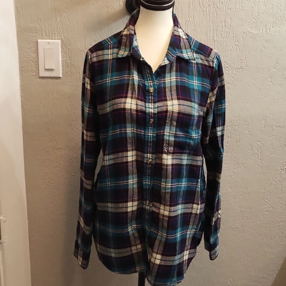 American Eagle Boyfriend Fit AHH-Mazingly Soft Flannel Button Down - Picture 1 of 6